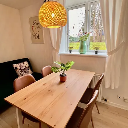 5 Minute Walk To Lego House - 50m2 - Unit A - Garden On Site Apartman Billund